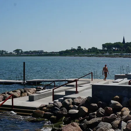 Lunds 3* بوجنسي